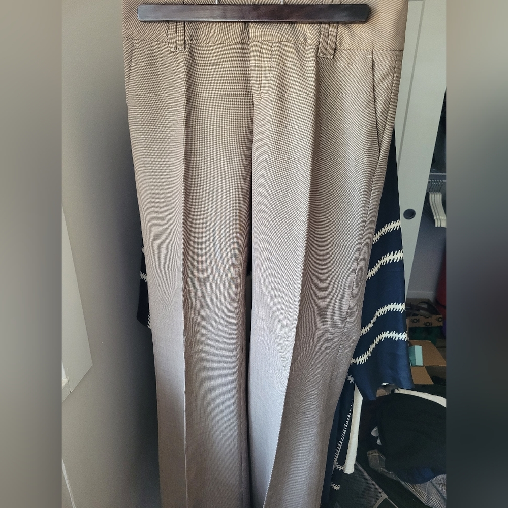 Banana Republic Beige Trousers - Picture 1 of 2
